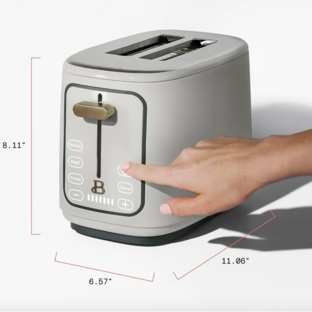 Beautiful 2 Slot Toaster with Touch-Activated Display, White Icing. - Picture 2 of 4